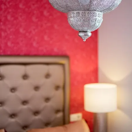 Alhambra Boutique By Pmc Apartahotel 3*