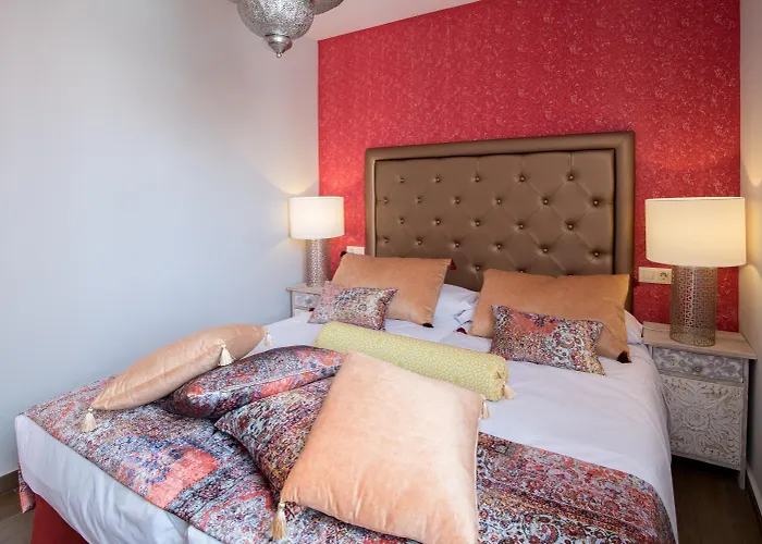 Alhambra Boutique By Pmc Апарт-готель